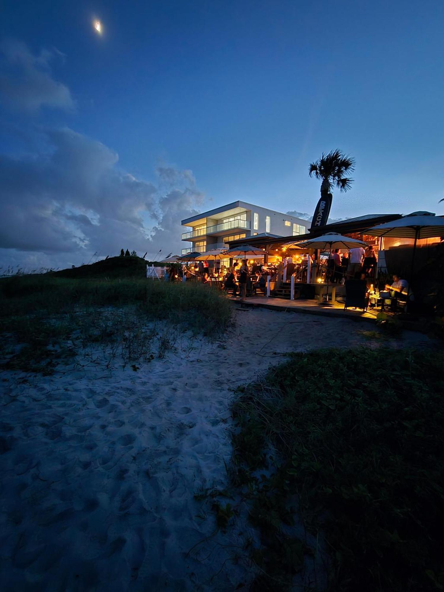 Bleu Beach Resort Indialantic Exterior photo