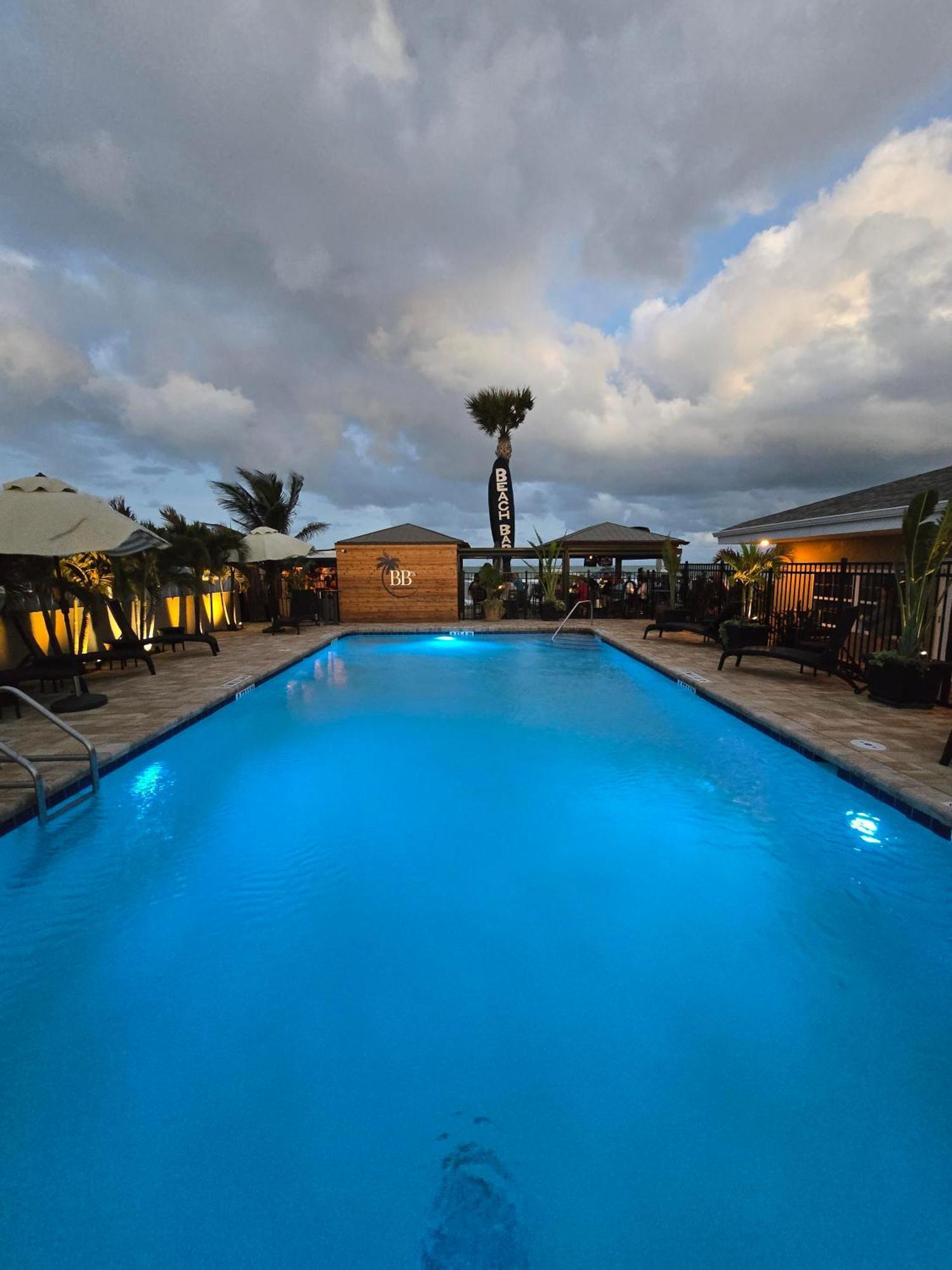 Bleu Beach Resort Indialantic Exterior photo